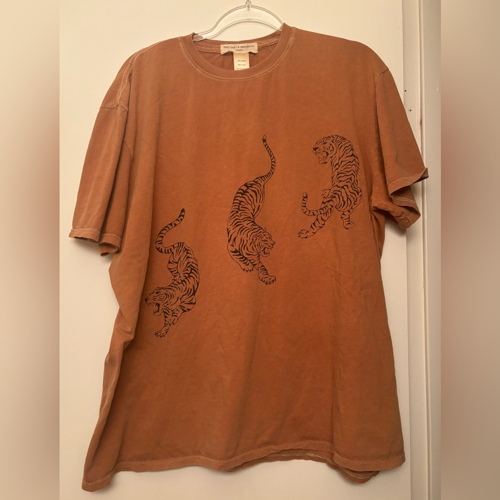Urban Outfitters Tiger Graphic Tee